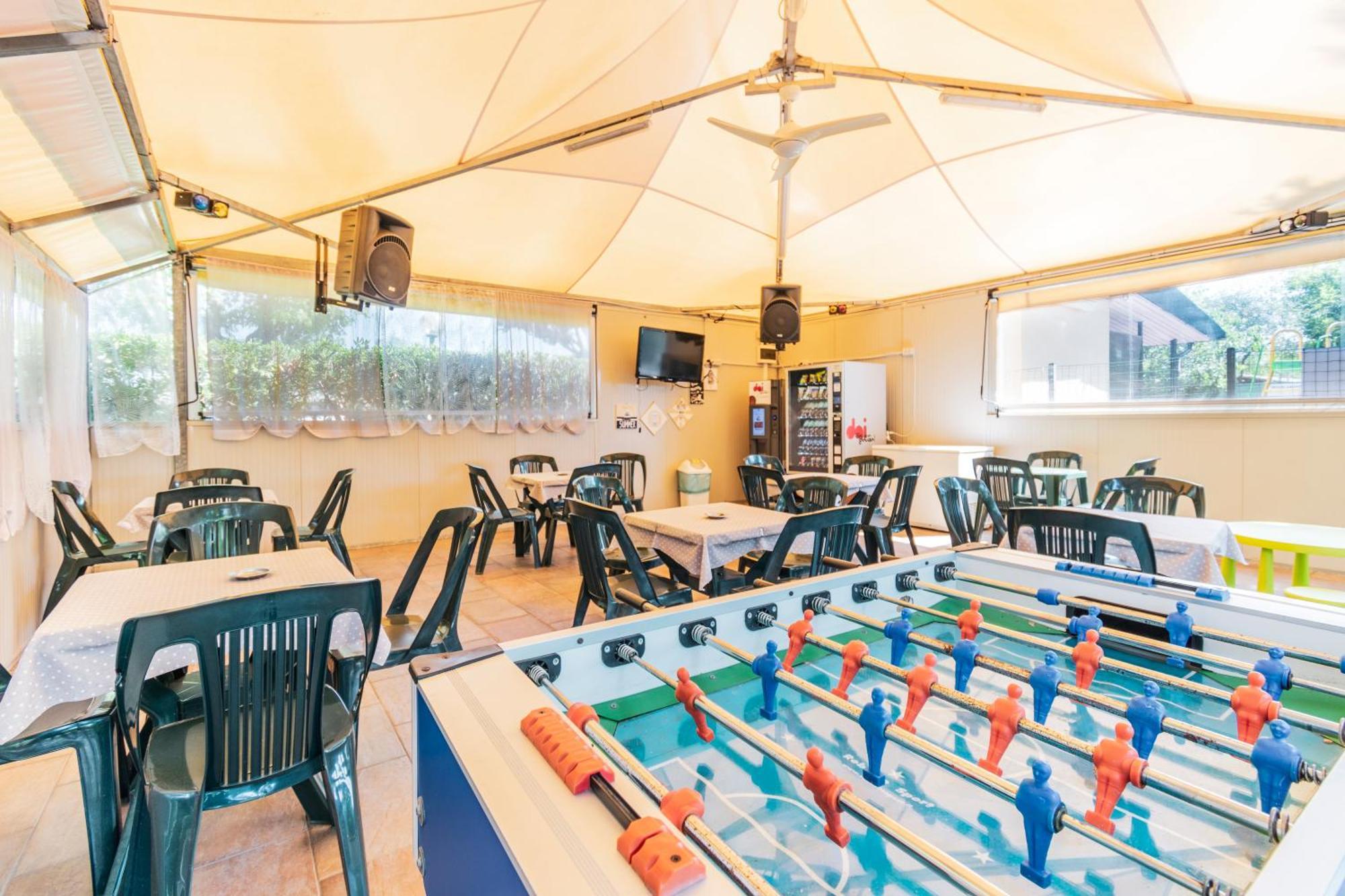 Camping Apuano 马里纳迪马萨 外观 照片