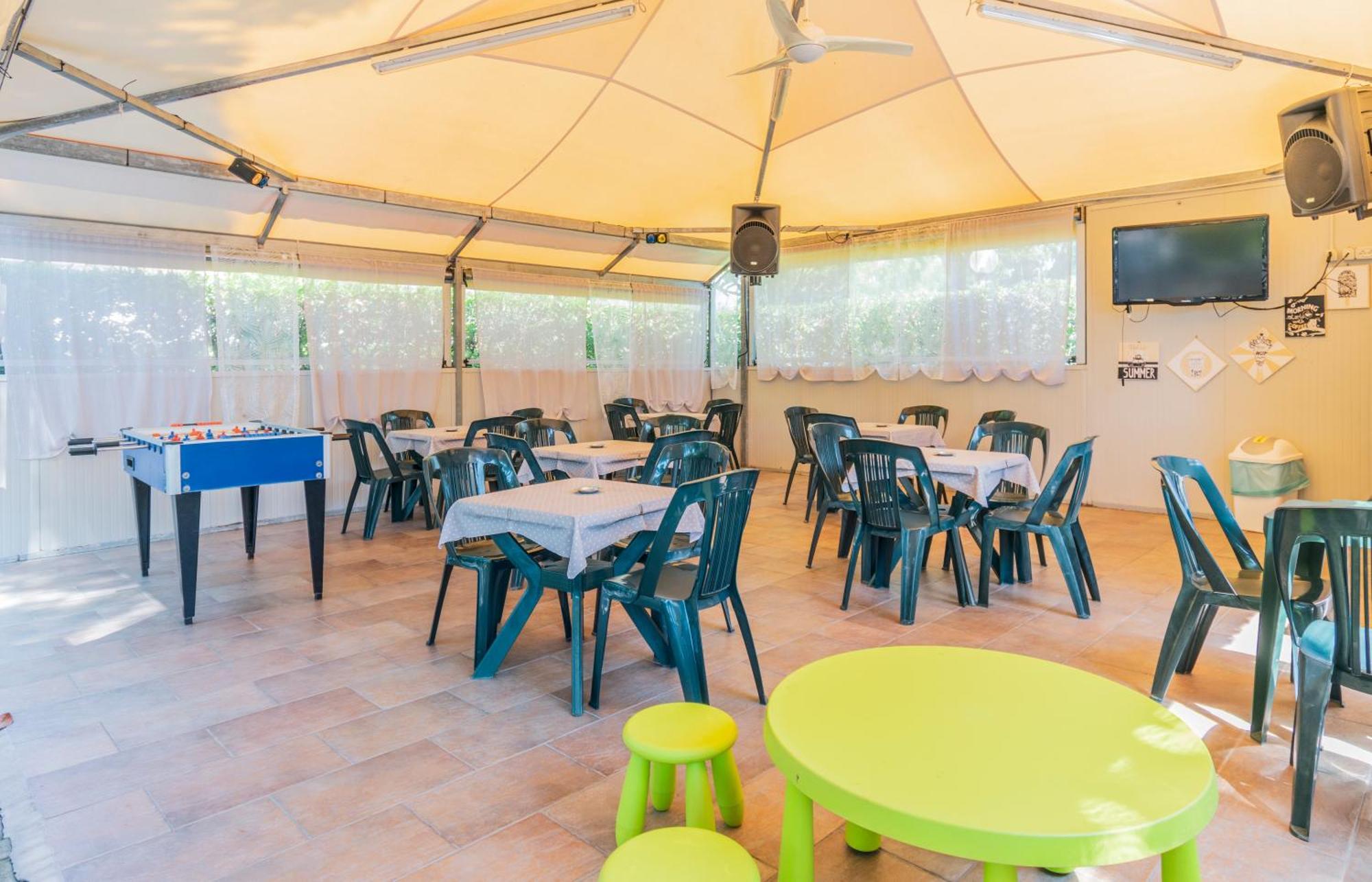 Camping Apuano 马里纳迪马萨 外观 照片